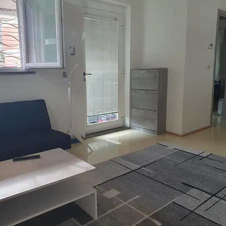 Frank 48 Apartmán *